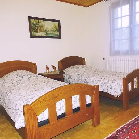 Magnifique Pavillon * Лонжюмо